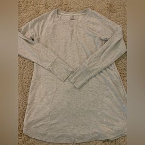 Like new Tek Gear long sleeve sweater top size LG